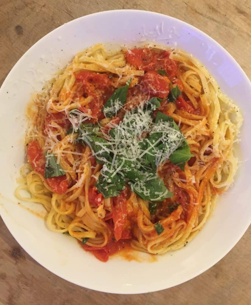 Simple Spaghetti & Tomato sauce