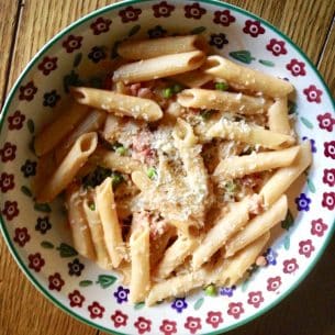Penne Pasta with Peas, Pancetta & Mascarpone