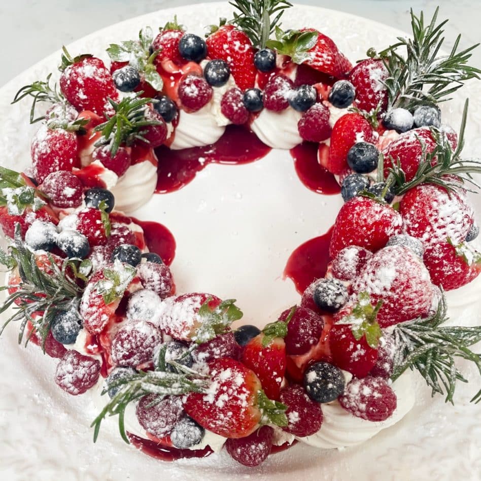 Christmas Pavlova Wreath TOTAL cheat!