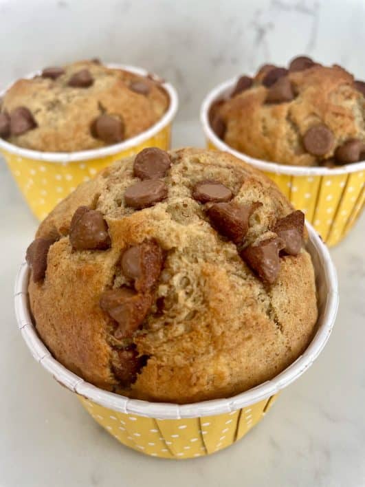 easy banana muffins with chocolate chips 