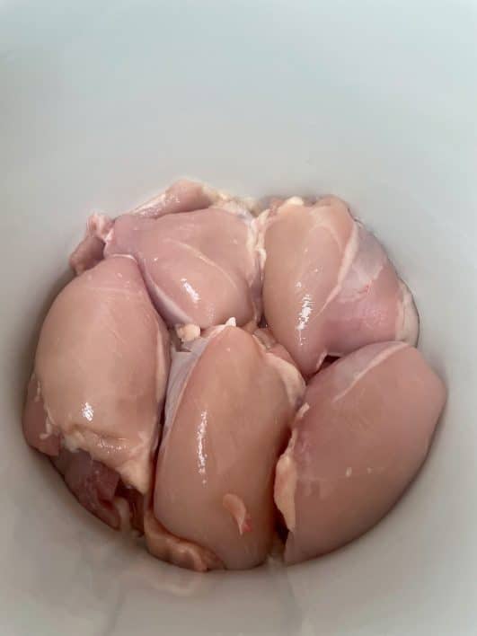 Chicken thighs in slow cooker 